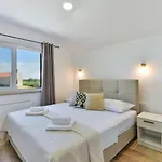 Villa Luxury With Pool,jacuzzi And Sauna 03 - By Ta Leut Agency *