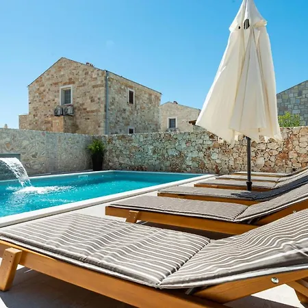 Luxury With Pool,jacuzzi And Sauna 03 - By Ta Leut Agency