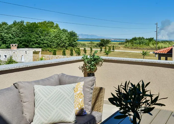 Luxury With Pool,jacuzzi And Sauna 03 - By Ta Leut Agency * Privlaka (Zadar)