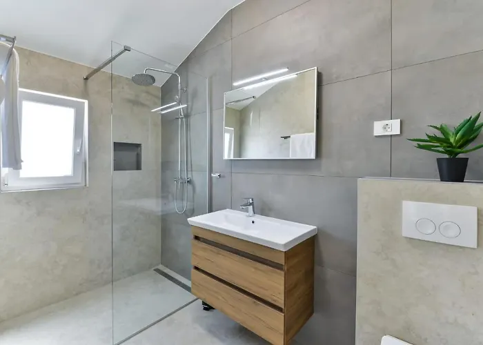 Villa Luxury With Pool,jacuzzi And Sauna 03 - By Ta Leut Agency *
