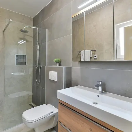 Luxury With Pool,jacuzzi And Sauna 03 - By Ta Leut Agency *