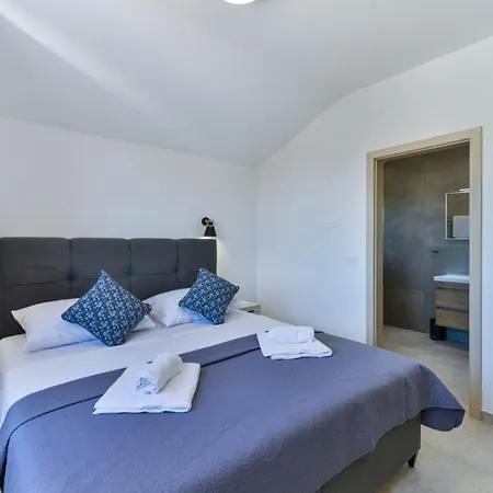 Villa Luxury With Pool,jacuzzi And Sauna 03 - By Ta Leut Agency Privlaka (Zadar)