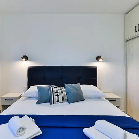 Βίλα Luxury With Pool,jacuzzi And Sauna 03 - By Ta Leut Agency *