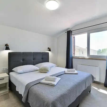 Luxury With Pool,jacuzzi And Sauna 03 - By Ta Leut Agency *