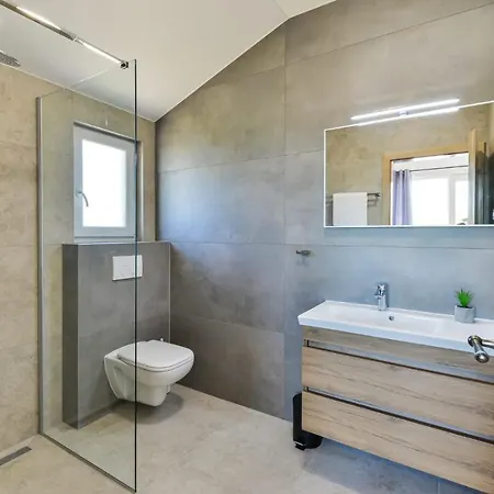Luxury With Pool,jacuzzi And Sauna 03 - By Ta Leut Agency Villa