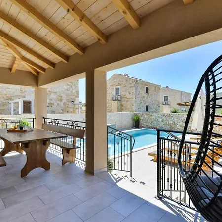 Luxury With Pool,jacuzzi And Sauna 03 - By Ta Leut Agency