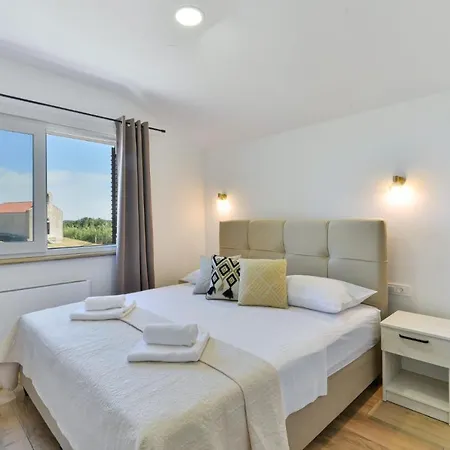 Villa Luxury With Pool,jacuzzi And Sauna 03 - By Ta Leut Agency *