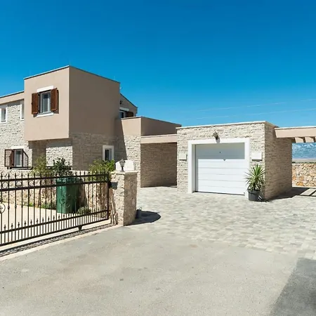 Luxury With Pool,jacuzzi And Sauna 03 - By Ta Leut Agency