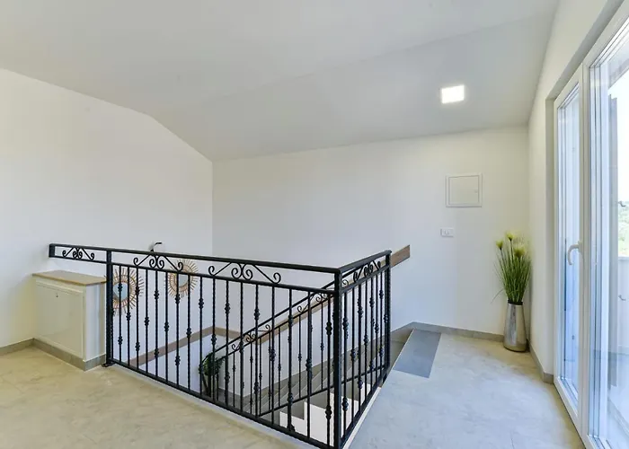 Villa Luxury With Pool,jacuzzi And Sauna 03 - By Ta Leut Agency Privlaka (Zadar)