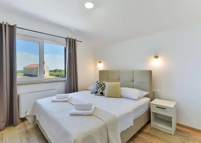 Villa Luxury With Pool,jacuzzi And Sauna 03 - By Ta Leut Agency *